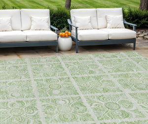 Homeroots 3' Artichoke Green Medallion Washable Rug - Perfect For Indoor & Outdoor Spaces, Durable & Stylish 9' X 12' Polyester 589318