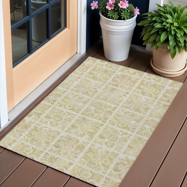 Homeroots 3' Artichoke Green Medallion Washable Rug - Perfect For Indoor & Outdoor Spaces, Durable & Stylish 3' X 5' Polyester 589320