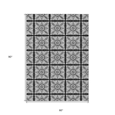 Homeroots 3' Artichoke Green Medallion Washable Rug - Perfect For Indoor & Outdoor Spaces, Durable & Stylish 5' X 8' Polyester 589327