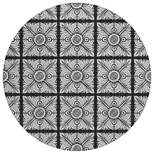 HomeRoots 5' Black Ivory Gray Medallion Area Rug - Washable Indoor Outdoor Design for High Traffic Areas 8' Round 589328