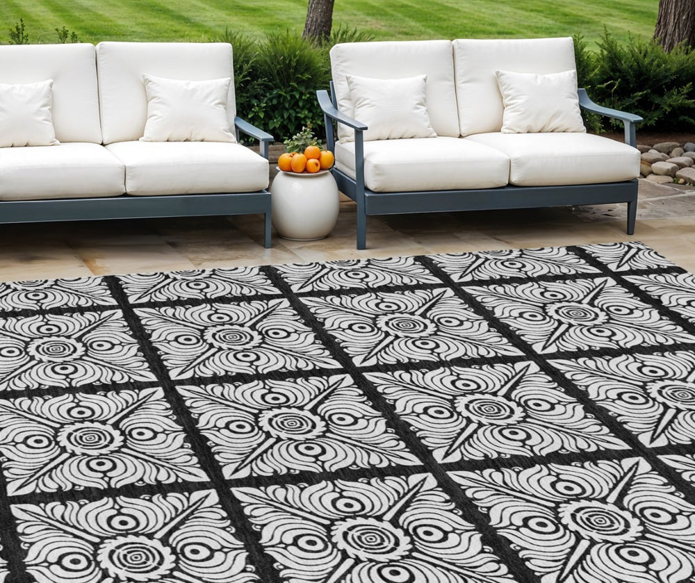 HomeRoots 9' Washable Black Ivory and Gray Medallion Indoor Outdoor Area Rug for Effortless Style and Care 9' X 12' 589330