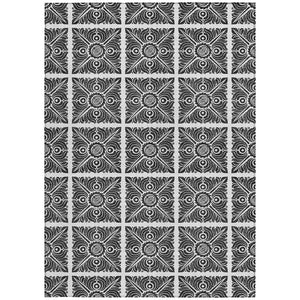 Homeroots 3' Artichoke Green Medallion Washable Rug - Perfect For Indoor & Outdoor Spaces, Durable & Stylish 10' X 14' Polyester 589337