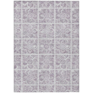 HomeRoots 5' Elegant Lavender and Silver Medallion Area Rug for Indoor or Outdoor Use, Machine Washable & Durable 5' X 8' 589339