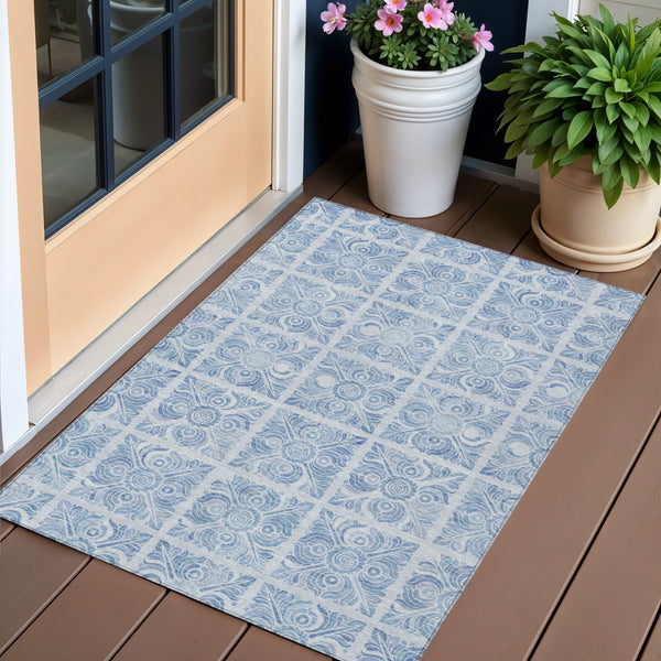 Homeroots 3' Artichoke Green Medallion Washable Rug - Perfect For Indoor & Outdoor Spaces, Durable & Stylish 3' X 5' Polyester 589344