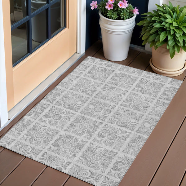 Homeroots 3' Artichoke Green Medallion Washable Rug - Perfect For Indoor & Outdoor Spaces, Durable & Stylish 3' X 5' Polyester 589350