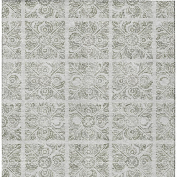 Homeroots 3' Artichoke Green Medallion Washable Rug - Perfect For Indoor & Outdoor Spaces, Durable & Stylish 3' X 5' Polyester 589356