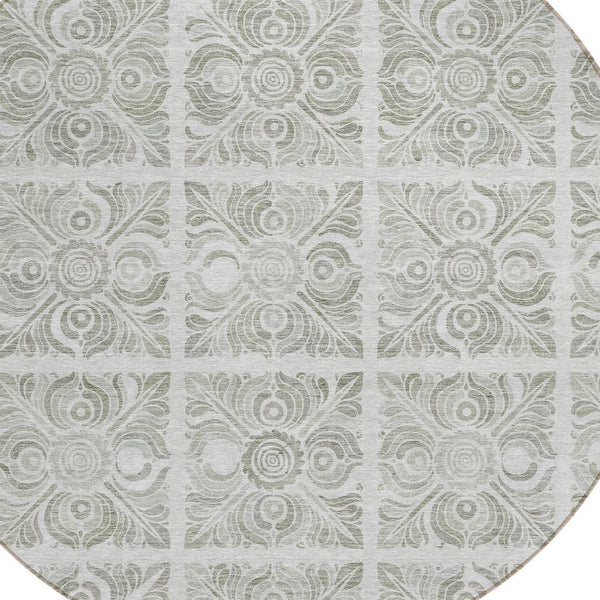 Homeroots 3' Artichoke Green Medallion Washable Rug - Perfect For Indoor & Outdoor Spaces, Durable & Stylish 8' Round Polyester 589358