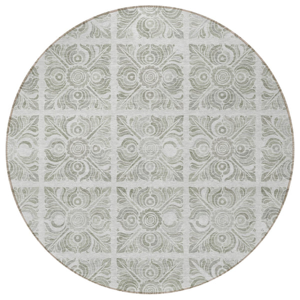 Homeroots 3' Artichoke Green Medallion Washable Rug - Perfect For Indoor & Outdoor Spaces, Durable & Stylish 8' Round Polyester 589358