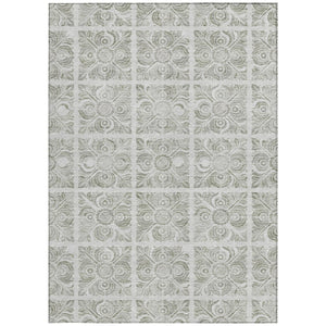 Homeroots 3' Artichoke Green Medallion Washable Rug - Perfect For Indoor & Outdoor Spaces, Durable & Stylish 10' X 14' Polyester 589361