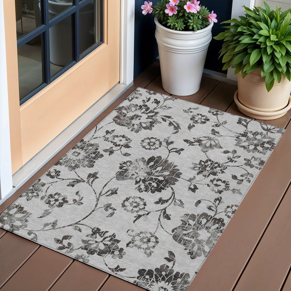Homeroots 3' Artichoke Green Floral Washable Area Rug – Stylish, Durable, Perfect For Indoor & Outdoor Spaces 3' X 5' Polyester 589470