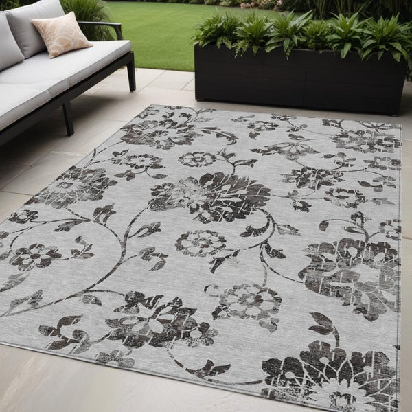 Homeroots 3' Artichoke Green Floral Washable Area Rug – Stylish, Durable, Perfect For Indoor & Outdoor Spaces 5' X 8' Polyester 589471