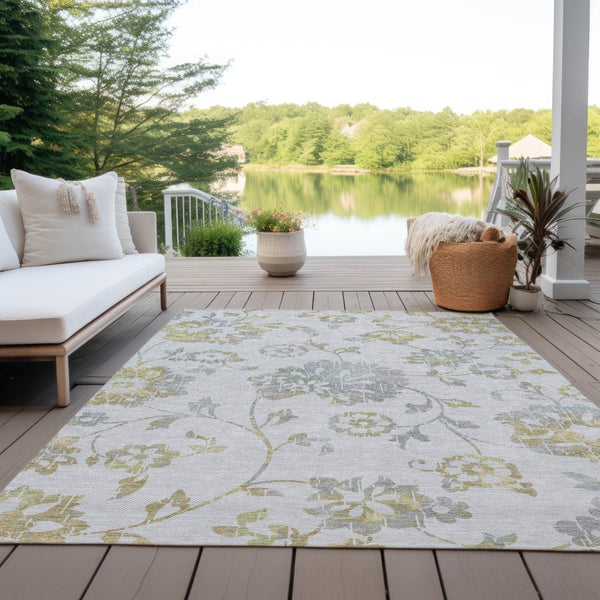 Homeroots 3' Artichoke Green Floral Washable Area Rug – Stylish, Durable, Perfect For Indoor & Outdoor Spaces 3' X 5' Polyester 589500