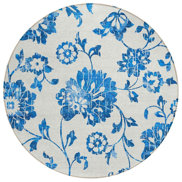 HomeRoots 5' White and Denim Blue Floral Indoor Outdoor Area Rug - Durable, Washable, Stylish Décor Solution 8' Round 589514