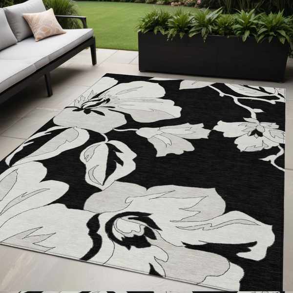 Homeroots 3' Artichoke Green Floral Washable Area Rug - Durable, Stylish Design For Indoor & Outdoor Use 5' X 8' Polyester 589525