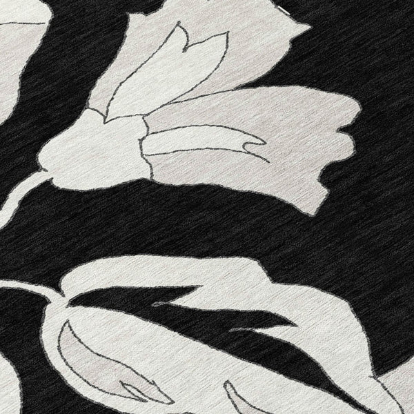 Homeroots 3' Artichoke Green Floral Washable Area Rug - Durable, Stylish Design For Indoor & Outdoor Use 5' X 8' Polyester 589525