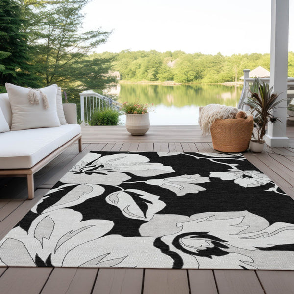 Homeroots 3' Artichoke Green Floral Washable Area Rug - Durable, Stylish Design For Indoor & Outdoor Use 8' X 10' Polyester 589527