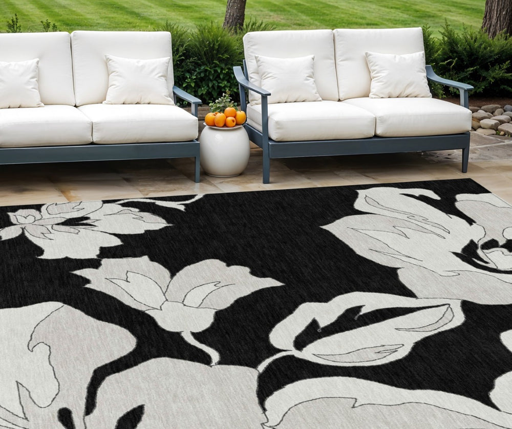 HomeRoots 9' Chic Black Gray Silver Floral Washable Area Rug - Durable, Stylish, and Perfect for Indoor/Outdoor Use 9' X 12' 589528