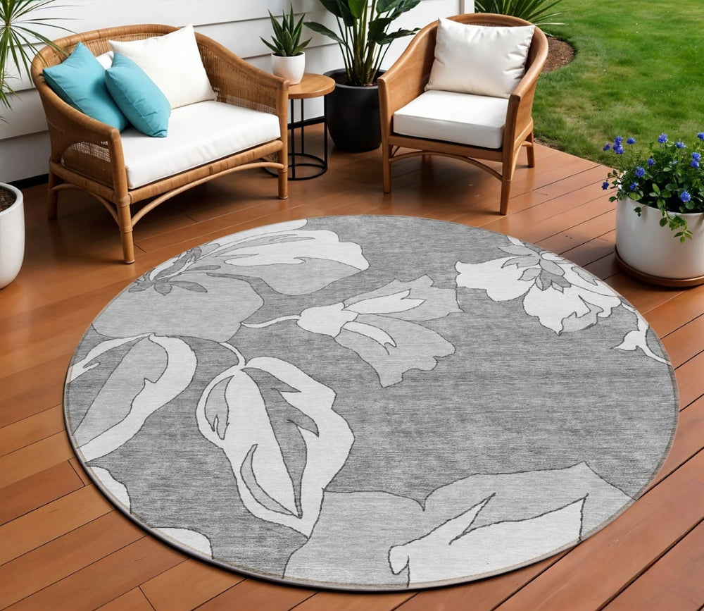 HomeRoots 5' Gray and Silver Floral Area Rug - Durable, Washable Design Perfect for Indoor and Outdoor Spaces 8' Round 589538