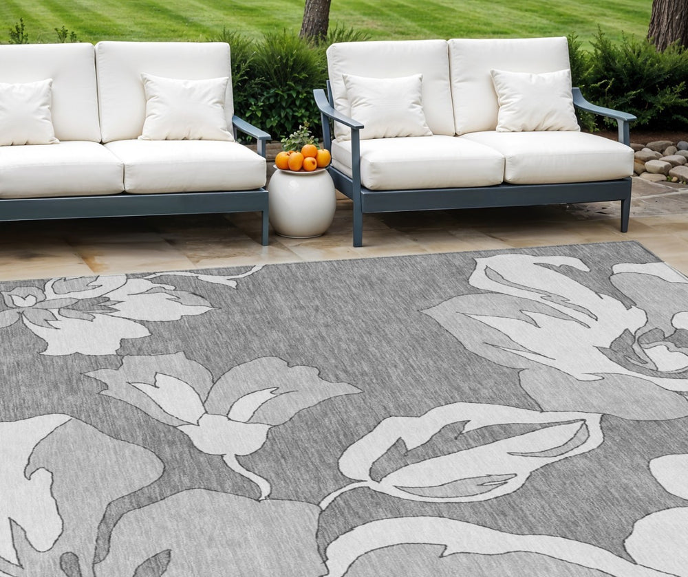 HomeRoots 9' Gray and Silver Floral Area Rug - Durable, Washable Design for Indoor & Outdoor Spaces, Easy Care 9' X 12' 589540