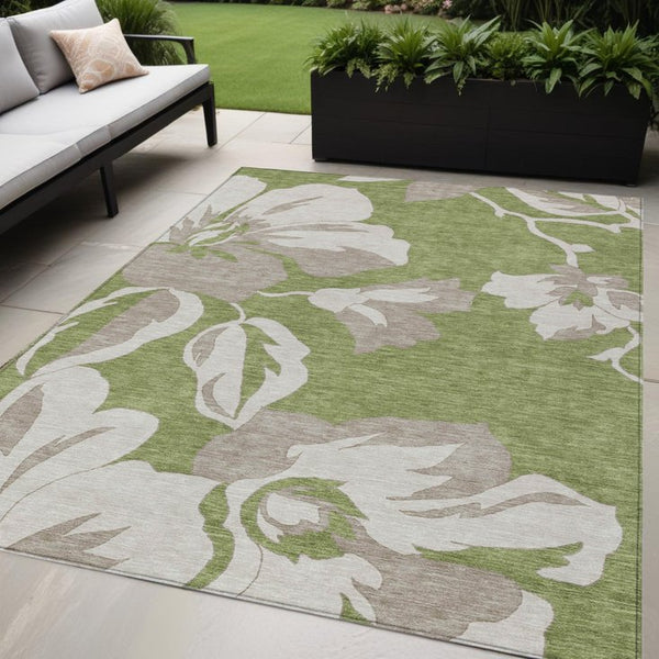 Homeroots 3' Artichoke Green Floral Washable Area Rug - Durable, Stylish Design For Indoor & Outdoor Use 5' X 8' Polyester 589561