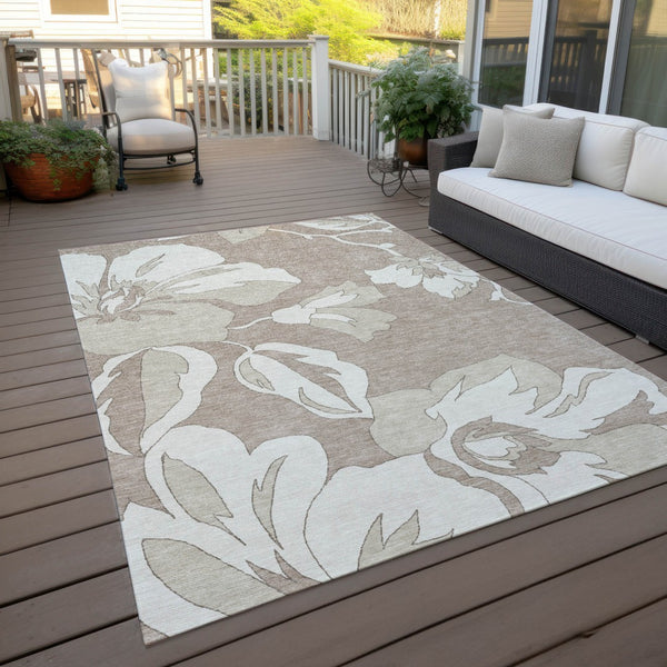 Homeroots 3' Artichoke Green Floral Washable Area Rug - Durable, Stylish Design For Indoor & Outdoor Use 5' X 8' Polyester 589579