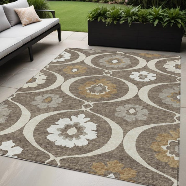 Homeroots 3' Black Ivory And Taupe Medallion Washable Area Rug For Indoor And Outdoor Spaces, Durable Design 5' X 8' Polyester 589597
