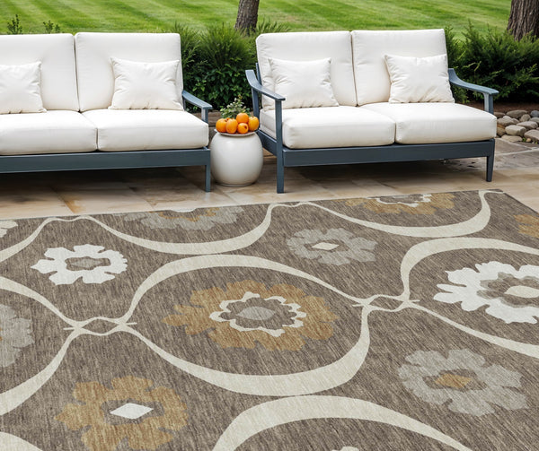 Homeroots 3' Black Ivory And Taupe Medallion Washable Area Rug For Indoor And Outdoor Spaces, Durable Design 8' X 10' Polyester 589599