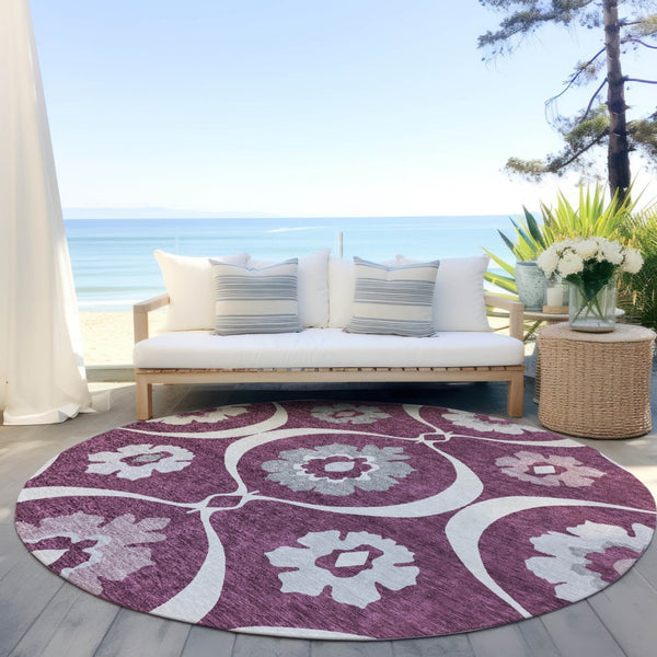 Homeroots 3' Black Ivory And Taupe Medallion Washable Area Rug For Indoor And Outdoor Spaces, Durable Design 8' Round Polyester 589604