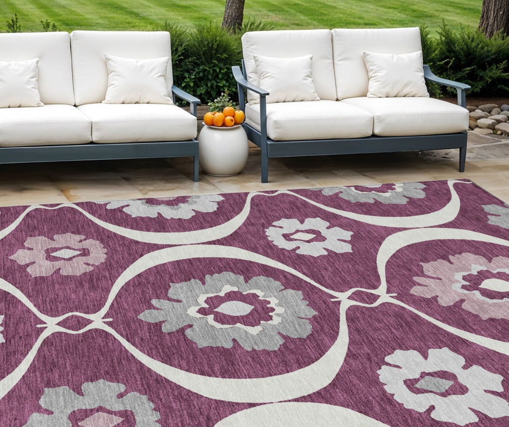 HomeRoots 9' Elegant Eggplant Medallion Indoor Outdoor Area Rug - Durable, Washable, and Versatile Decor Addition 9' X 12' 589606