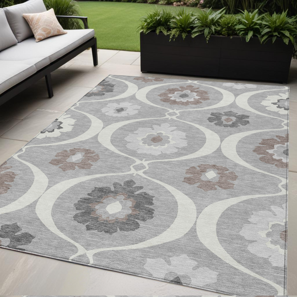 Homeroots 3' Black Ivory And Taupe Medallion Washable Area Rug For Indoor And Outdoor Spaces, Durable Design 5' X 8' Polyester 589609
