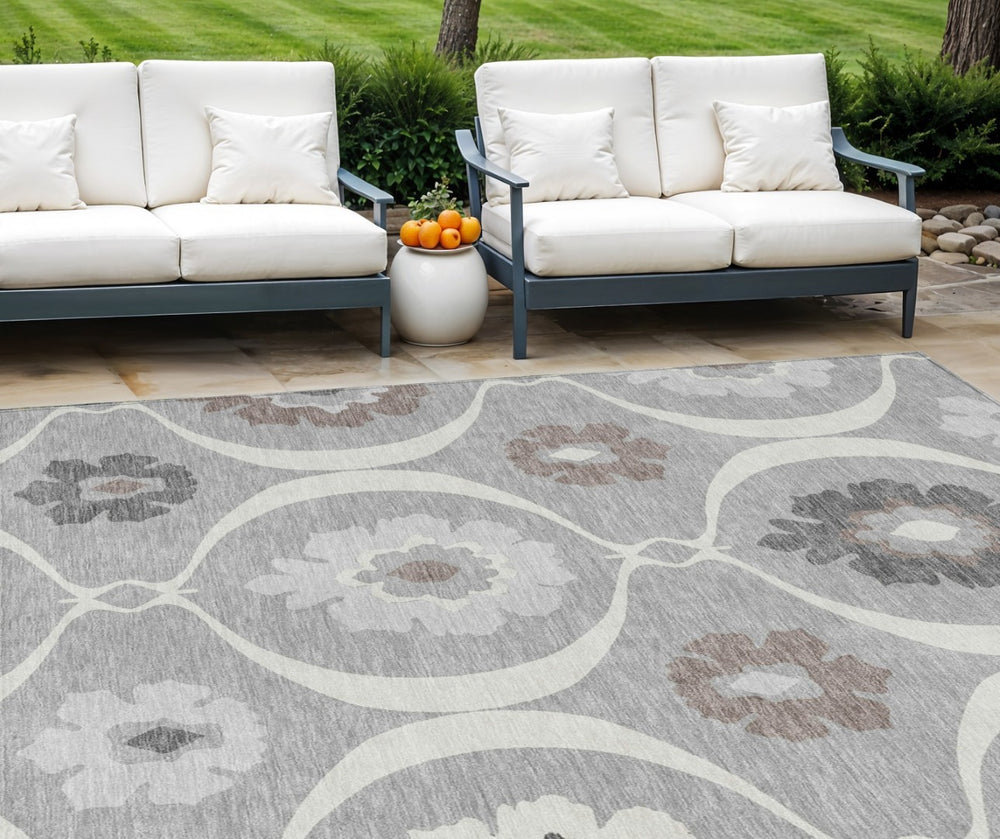 HomeRoots 5' Medallion Washable Indoor Outdoor Area Rug in Gray, Charcoal & Brown - Durable & Stylish Accent 10' X 14' 589613