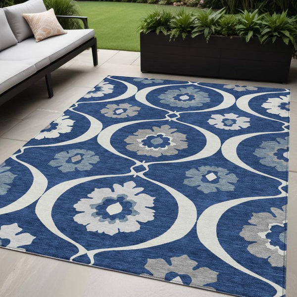 Homeroots 3' Black Ivory And Taupe Medallion Washable Area Rug For Indoor And Outdoor Spaces, Durable Design 5' X 8' Polyester 589627