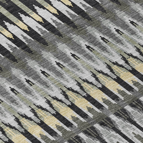 Homeroots 3' Beige Taupe And Gold Southwestern Indoor Outdoor Area Rug - Durable, Washable, Stylish Decor 8' Round Polyester 589772