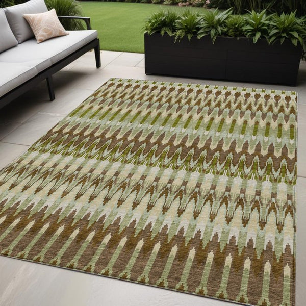 Homeroots 3' Beige Taupe And Gold Southwestern Indoor Outdoor Area Rug - Durable, Washable, Stylish Decor 5' X 8' Polyester 589783