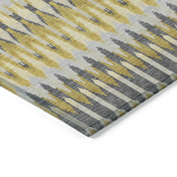 Homeroots 3' Beige Taupe And Gold Southwestern Indoor Outdoor Area Rug - Durable, Washable, Stylish Decor 5' X 8' Polyester 589789
