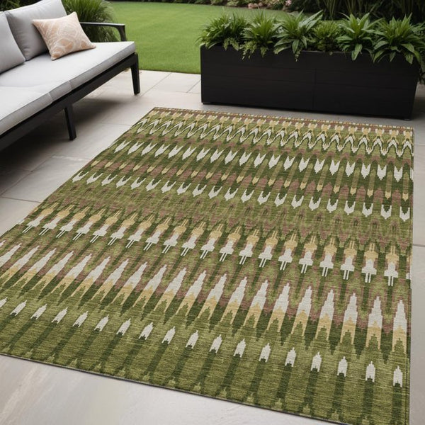 Homeroots 3' Beige Taupe And Gold Southwestern Indoor Outdoor Area Rug - Durable, Washable, Stylish Decor 5' X 8' Polyester 589819