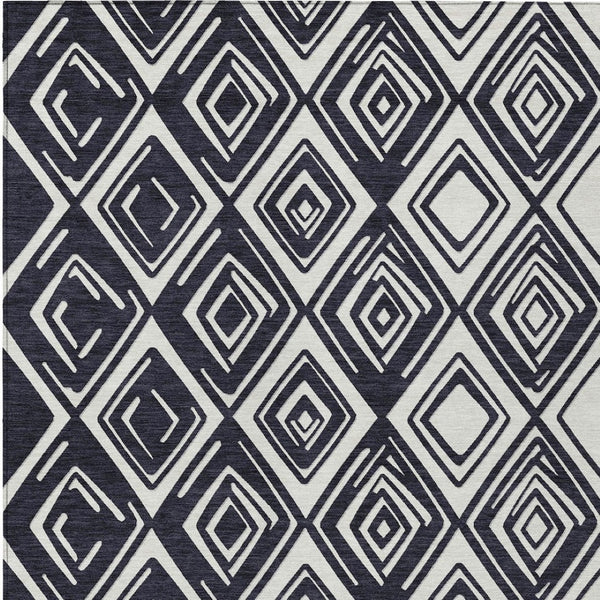 Homeroots 3'' Black And Ivory Geometric Washable Area Rug For Indoor Outdoor Spaces, Durable And Stylish Design 3' X 5' Polyester 589926