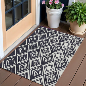 Homeroots 3'' Black And Ivory Geometric Washable Area Rug For Indoor Outdoor Spaces, Durable And Stylish Design 3' X 5' Polyester 589926
