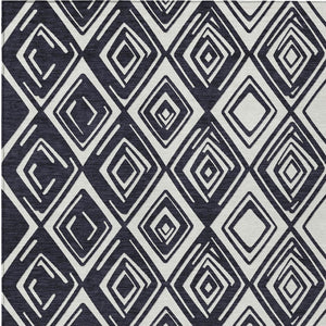 Homeroots 3'' Black And Ivory Geometric Washable Area Rug For Indoor Outdoor Spaces, Durable And Stylish Design 5' X 8' Polyester 589927