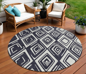 Homeroots 3'' Black And Ivory Geometric Washable Area Rug For Indoor Outdoor Spaces, Durable And Stylish Design 8' Round Polyester 589928