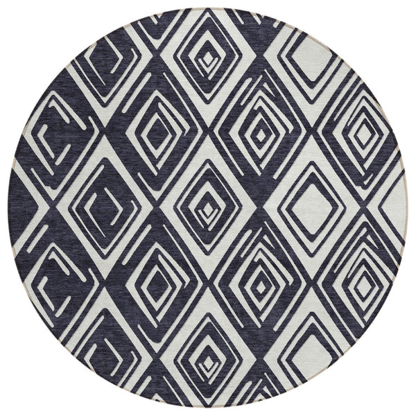HomeRoots 5' Modern Black and Ivory Geometric Area Rug for Indoor and Outdoor Use - Durable and Washable Design 8' Round 589928