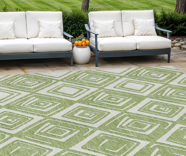 Homeroots 3'' Black And Ivory Geometric Washable Area Rug For Indoor Outdoor Spaces, Durable And Stylish Design 8' X 10' Polyester 589941