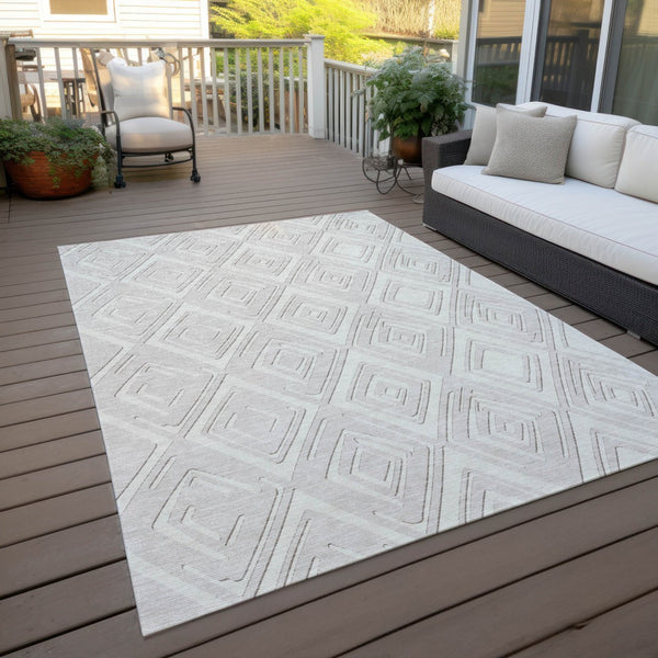 Homeroots 3'' Black And Ivory Geometric Washable Area Rug For Indoor Outdoor Spaces, Durable And Stylish Design 3' X 5' Polyester 589950