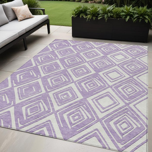 Homeroots 3'' Black And Ivory Geometric Washable Area Rug For Indoor Outdoor Spaces, Durable And Stylish Design 5' X 8' Polyester 589957
