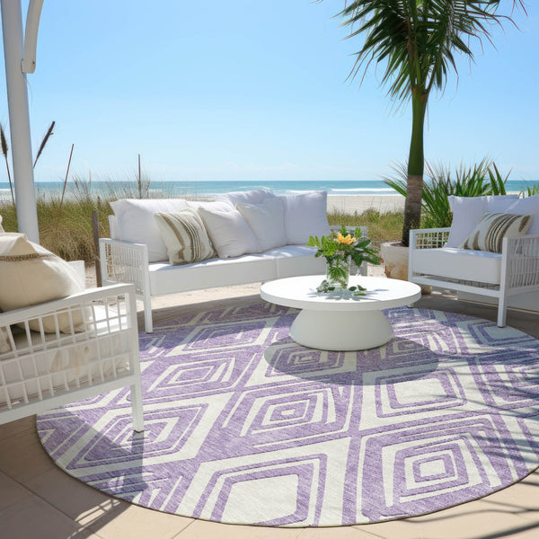 Homeroots 3'' Black And Ivory Geometric Washable Area Rug For Indoor Outdoor Spaces, Durable And Stylish Design 8' Round Polyester 589958