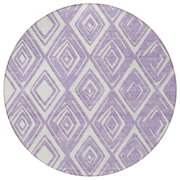 Homeroots 3'' Black And Ivory Geometric Washable Area Rug For Indoor Outdoor Spaces, Durable And Stylish Design 8' Round Polyester 589958