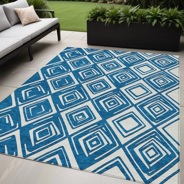 Homeroots 3'' Black And Ivory Geometric Washable Area Rug For Indoor Outdoor Spaces, Durable And Stylish Design 5' X 8' Polyester 589963