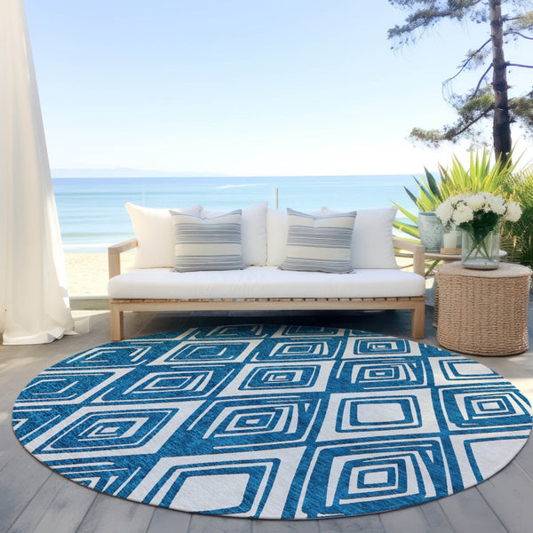 Homeroots 3'' Black And Ivory Geometric Washable Area Rug For Indoor Outdoor Spaces, Durable And Stylish Design 8' Round Polyester 589964