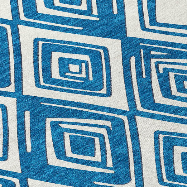 Homeroots 3'' Black And Ivory Geometric Washable Area Rug For Indoor Outdoor Spaces, Durable And Stylish Design 8' Round Polyester 589964