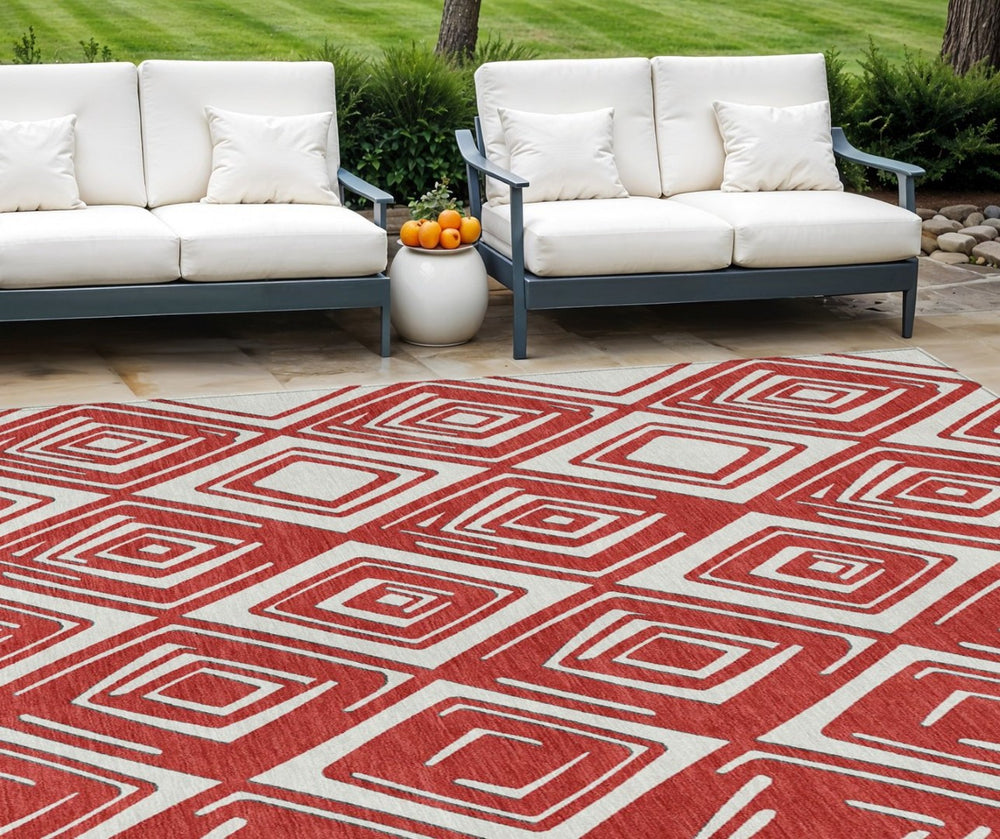HomeRoots 9' Durable Geometric Washable Area Rug in Bold Red and Ivory for Indoor and Outdoor Spaces 9' X 12' 589990